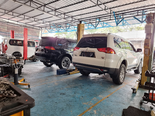 Road Runner Auto Parts