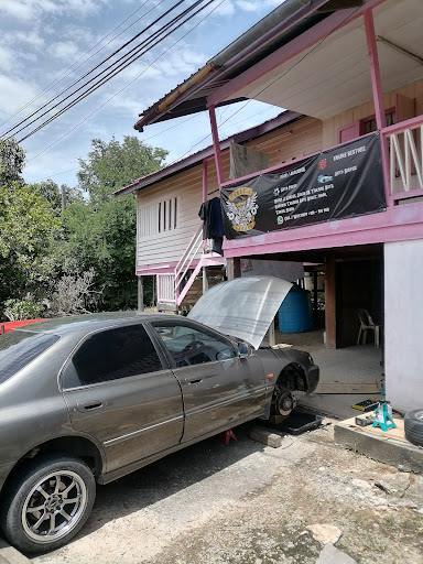 Harry J Garage