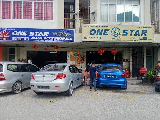 Pusat Aksesori Kereta One Star